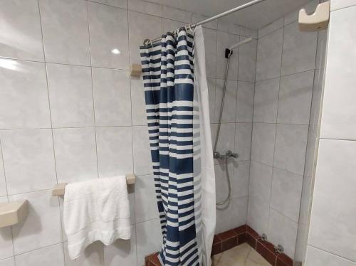 Three-Bedroom Apartment - Oceanfront image 7