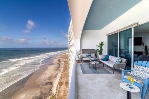 Apartment with Ocean View, Pools & Sauna - Las Olas in Baja Malibu
