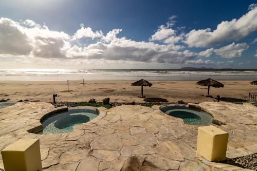 Karstais baseins, Apartment with Ocean View, Pools & Sauna - Las Olas in Baja Malibu