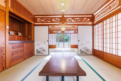 ジャングリアまで車で10分Grandmas House 山の宿は一棟貸でBBQ可能