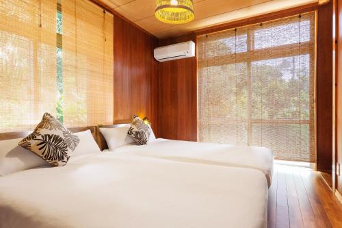 오키나와 본섬 炭でBBQ可能Grandmas House 山の宿はジャングリアすぐ近く (炭でBBQ可能Grandmas House 山の宿はジャングリアすぐ近く) 4성급 싱글룸 스위트룸