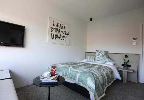 Beach Road Hotel - image 2