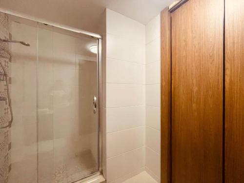 The Cosmopolitan 2101t100 By Abitare Rentals