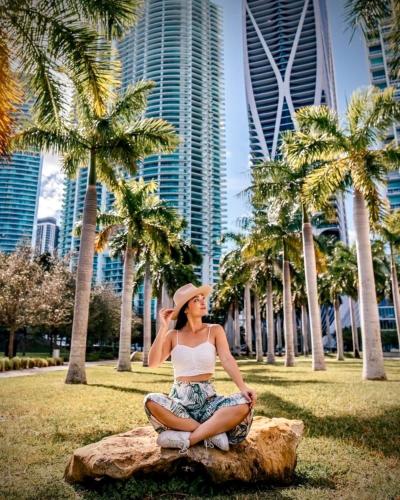 The Cosmopolitan 2101t100 By Abitare Rentals