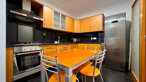 Coastal Comfort at Riverside - 4 Min to Airport! 2