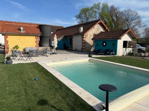 Iekārtas, Le Domaine de la Garenne in Épinac