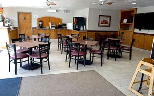 Ruidoso Mountain Inn - image 11