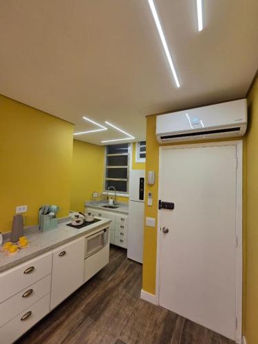 Apartamento Pitangueiras Guaruja near Vila Da Bica