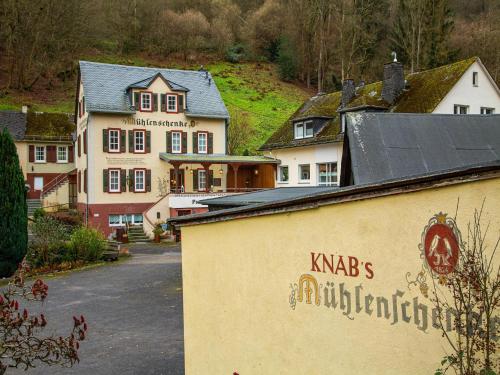 Winery retreat with wine tasting & entertainment