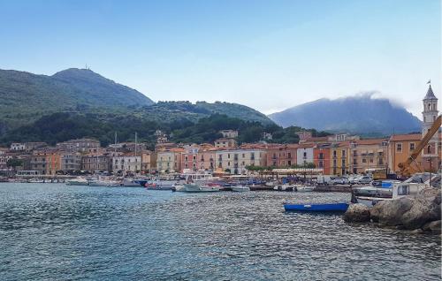 Зовнішній вигляд готелю, 2 Bedroom Cozy Apartment In Scario in Сан - Джованні Піро