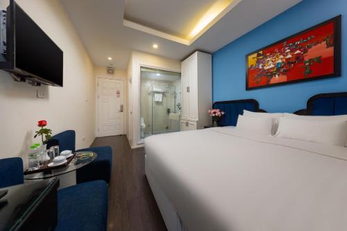 room detail thumbnail 2