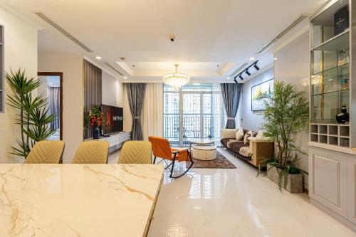 Landmark 81 & Vinhomes Urban - Luxury Apartment 2