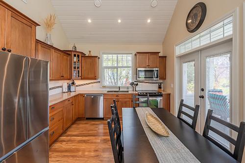 Sunrock Meadow Cottage On Osoyoos Lake 113