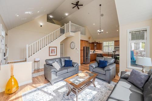 Sunrock Meadow Cottage On Osoyoos Lake in Osoyoos, Canada