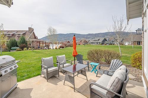 Sunrock Meadow Cottage On Osoyoos Lake in Osoyoos, Canada