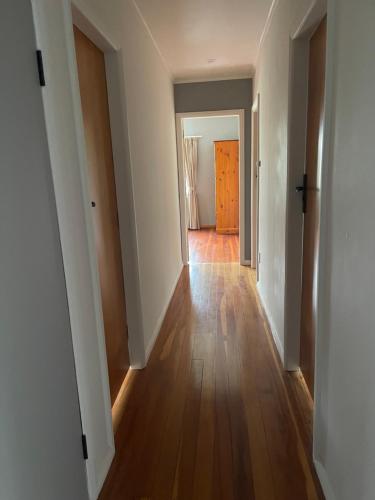 Self check-in double or single rooms in guests house in Te Miro