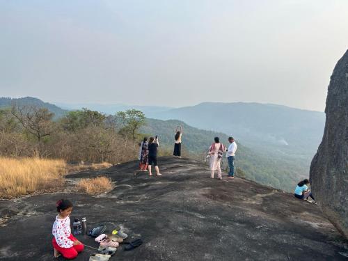 A környék, ROCK & CAVE- Blend of nature , adventure & comfort!! in Chithavalli