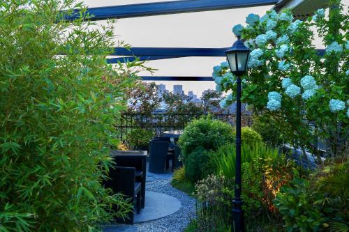 鸿胪花园酒店 入住赠送百威啤酒2瓶 鸿胪花园酒店 入住赠送百威啤酒2瓶