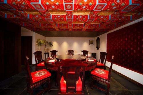 鸿胪花园酒店 入住赠送百威啤酒2瓶 鸿胪花园酒店 入住赠送百威啤酒2瓶