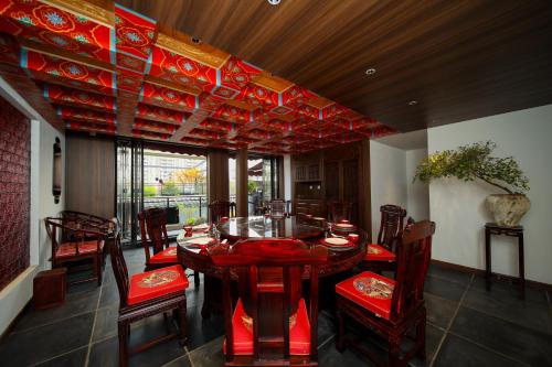 鸿胪花园酒店 入住赠送百威啤酒2瓶 鸿胪花园酒店 入住赠送百威啤酒2瓶