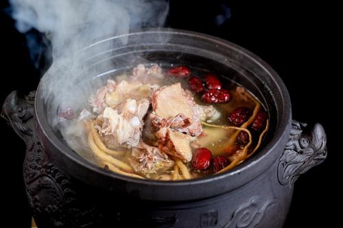 鸿胪花园酒店 入住赠送百威啤酒2瓶 鸿胪花园酒店 入住赠送百威啤酒2瓶