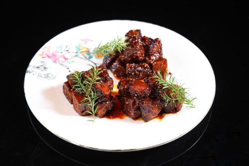 鸿胪花园酒店 入住赠送百威啤酒2瓶 鸿胪花园酒店 入住赠送百威啤酒2瓶