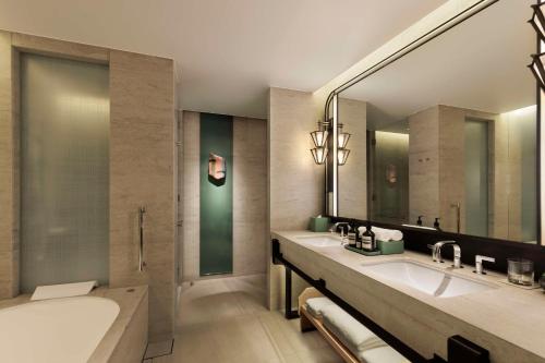 room detail thumbnail 2