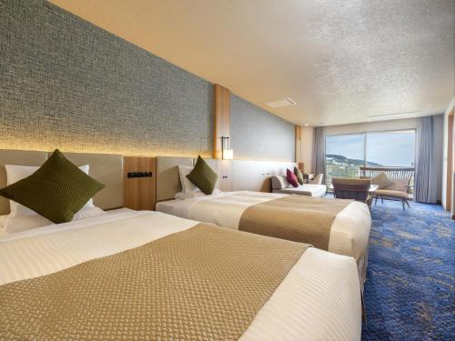 Ocean View Deluxe Room with private bathroom