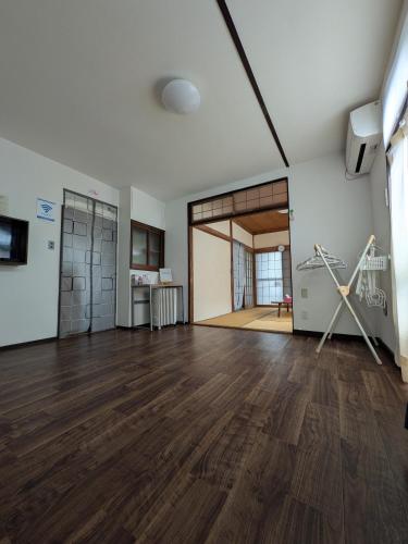 【小山駅徒歩7分】みんなで宅飲み！貸切一軒家ニシグチノイエ wifi有、銭湯近く