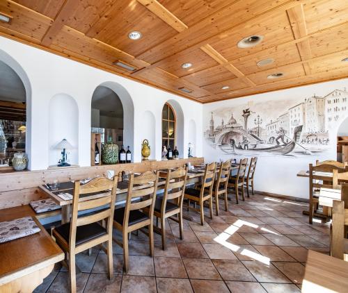 مطعم, Hotel Vorab - Familienbetrieb mit Herz in فلايمز