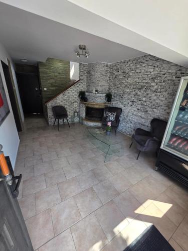 Town centre suites 5