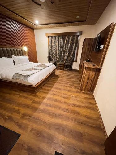 Shahi Group of Hotels Srinagar Pahalgam Shahi Group of Hotels Srinagar Pahalgam