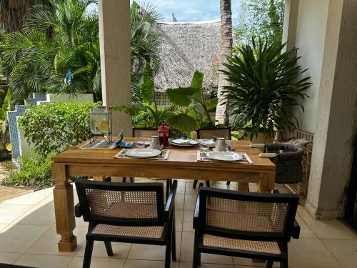 Diani Hideaway Beach Villa, private pool, air conditioning and WiFi in Mombasa