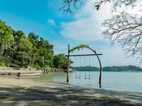 The Hawk's Nest Resort