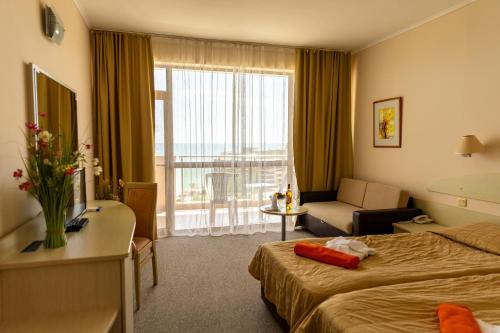 From $85 - Berlin Green Park - All inclusive & Beach, Golden Sands