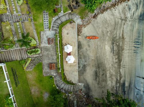 The Hawk's Nest Resort