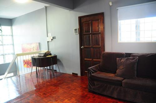 GRAYHAUS Spacious Bungalow & Garden Villa - SS3 Petaling Jaya, near Sunway - Stay Only NO EVENTS GRAYHAUS Spacious Bungalow & Garden Villa - SS3 Petaling Jaya, near Sunway - Stay Only NO EVENTS