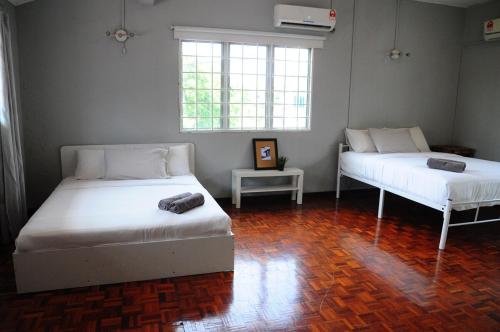 GRAYHAUS Spacious Bungalow & Garden Villa - SS3 Petaling Jaya, near Sunway - Stay Only NO EVENTS GRAYHAUS Spacious Bungalow & Garden Villa - SS3 Petaling Jaya, near Sunway - Stay Only NO EVENTS