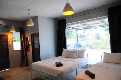 GRAYHAUS Spacious Bungalow & Garden Villa - SS3 Petaling Jaya, near Sunway - Stay Only NO EVENTS GRAYHAUS Spacious Bungalow & Garden Villa - SS3 Petaling Jaya, near Sunway - Stay Only NO EVENTS