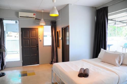 GRAYHAUS Spacious Bungalow & Garden Villa - SS3 Petaling Jaya, near Sunway - Stay Only NO EVENTS GRAYHAUS Spacious Bungalow & Garden Villa - SS3 Petaling Jaya, near Sunway - Stay Only NO EVENTS