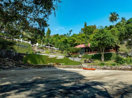 The Hawk's Nest Resort