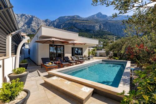 Villa Festina lente a luxury villa in Makarska heated pool 