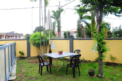 GRAYHAUS Spacious Bungalow & Garden Villa - SS3 Petaling Jaya, near Sunway - Stay Only NO EVENTS GRAYHAUS Spacious Bungalow & Garden Villa - SS3 Petaling Jaya, near Sunway - Stay Only NO EVENTS