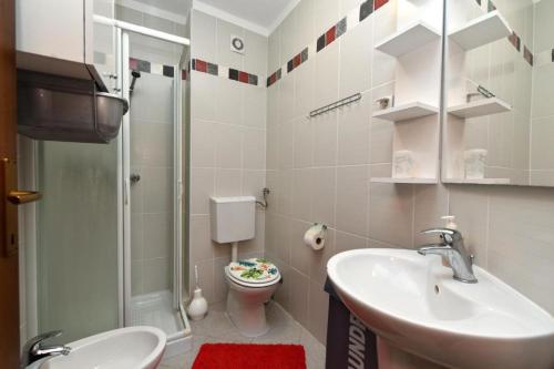Apartment image 10