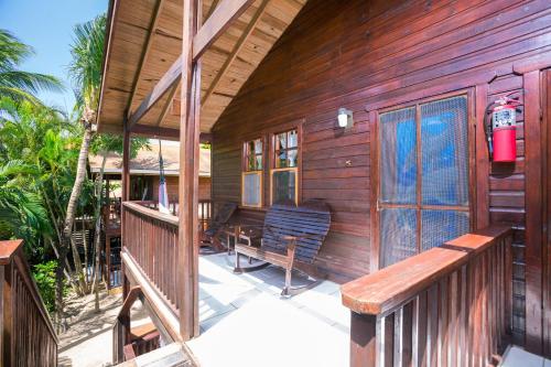 balkon/terras, Bananarama Dive & Beach Resort in West Bay