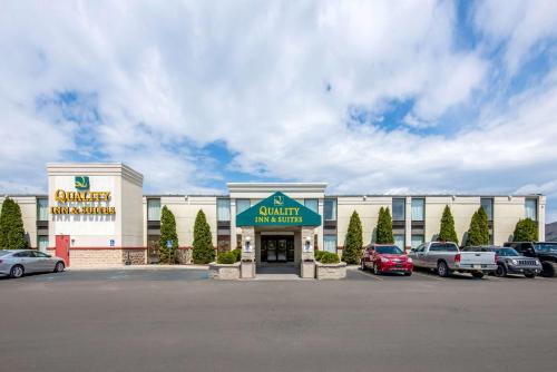 . Quality Inn & Suites Mansfield