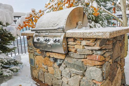 Black Bear Deluxe 2 Bed 2 Bath BBCS - image 12