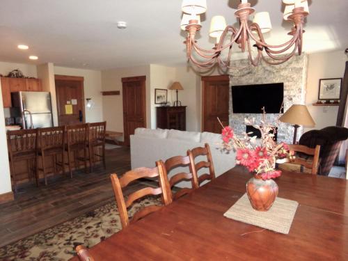 Springs 2 Bed3 Bath plus Murphy SPDW