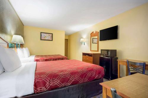 Queen Room with Two Queen Beds - Non-Smoking