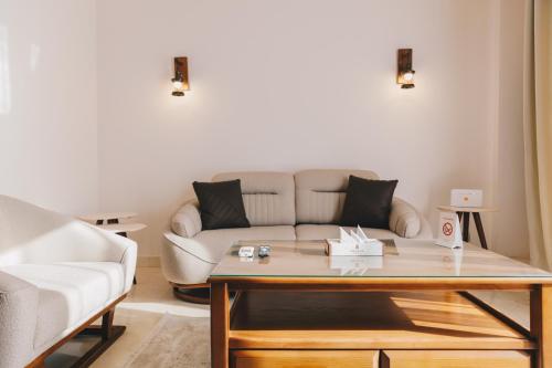 The Resi-Suites by Elegant Hospitality - across AUC, Káhira